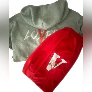 VLONE pink pants. Sweatshirt “lover not loser”